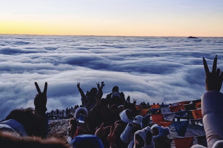 安逸四川·乐享元旦——四川尊龙凯时集团2026年元旦假期精彩纷呈，文旅消费活力迸发